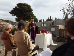 Procession 2 novembre Paroisse de Grimaud