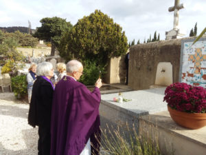 Procession 2 novembre Paroisse de Grimaud